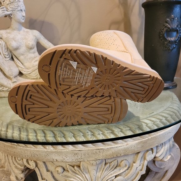 Ugg Classic Short Crystal Diamond Boots #400 ugg s/n 1014471 - Picture 14 of 17